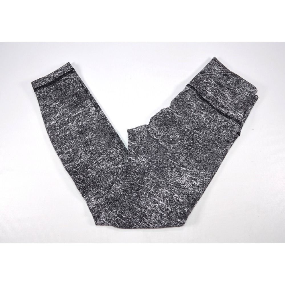 Lululemon Leggings Womens‎ Size 6  Black & White Inseam 25"  Waist 23"